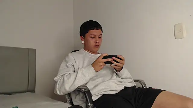 alex-lover online show from 24, 4, 2026