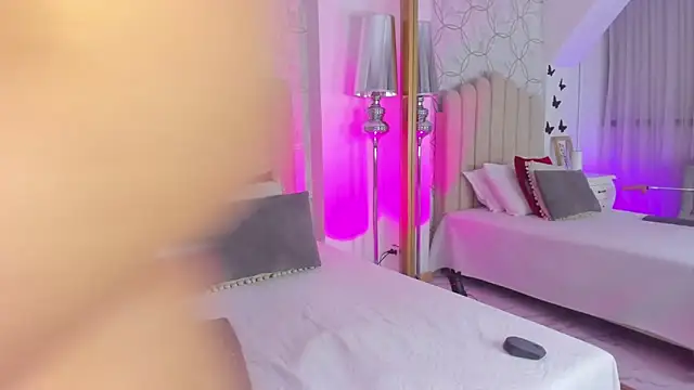 Snapshot of PollyGrey_ chatting on 14, 1, 2025 PollyGrey online show from 14, 1, 2025