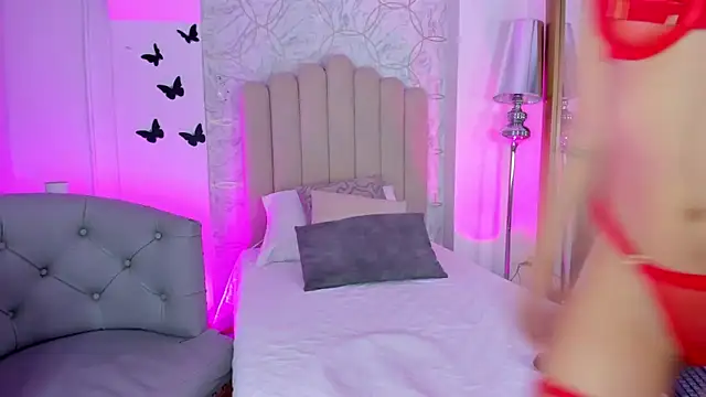 Snapshot of PollyGrey_ chatting on 4, 2, 2025 PollyGrey online show from 4, 2, 2025