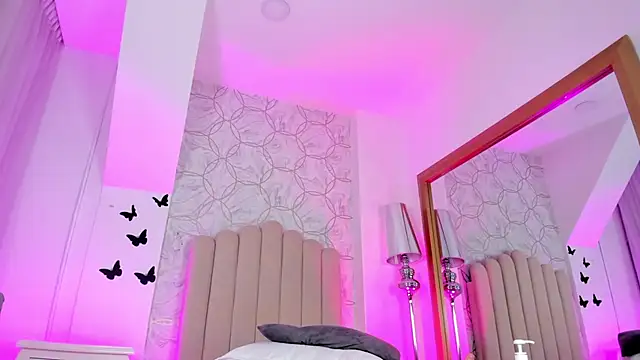 Snapshot of PollyGrey_ chatting on 8, 2, 2025 PollyGrey online show from 8, 2, 2025