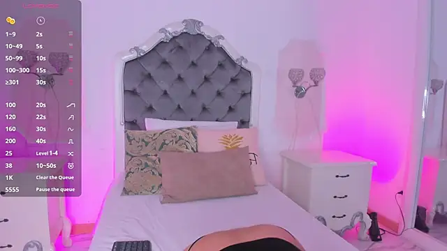 Snapshot of PollyGrey_ chatting on 26, 9, 2025 PollyGrey online show from 26, 9, 2025