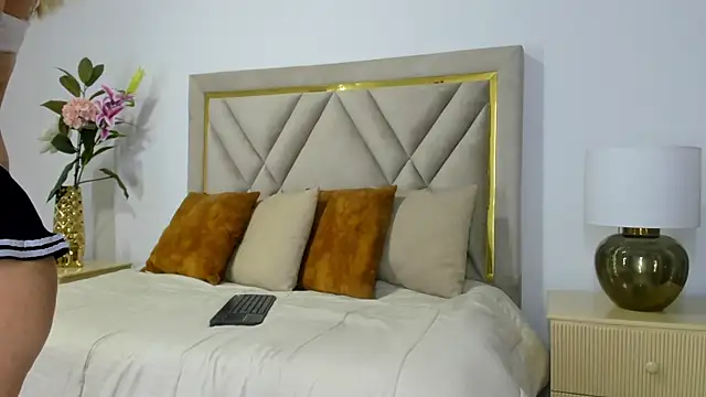 emily queen2 online show from 5, 2, 2025