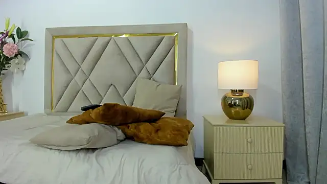 emily queen2 online show from 15, 1, 2026