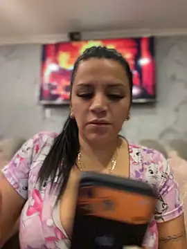 Snapshot of Milff_parkerrr chatting on 4, 6, 2026 Milff parkerrr online show from 4, 6, 2026