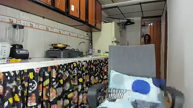 Snapshot of RachelJones_ chatting on 18, 12, 2024 RachelJones online show from 18, 12, 2024