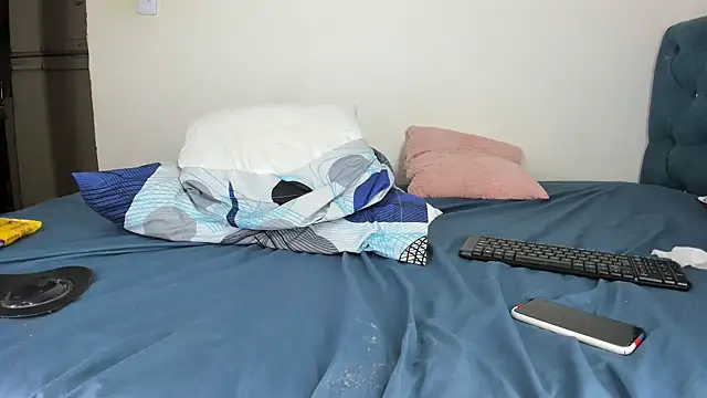 Snapshot of RachelJones_ chatting on 27, 12, 2024 RachelJones online show from 27, 12, 2024