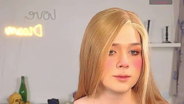 Snapshot of _yourFoxy_ chatting on 18, 10, 2025 yourFoxy online show from 18, 10, 2025