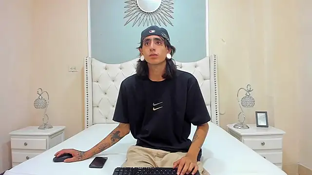 Matthew Dixonn online show from 25, 12, 2024