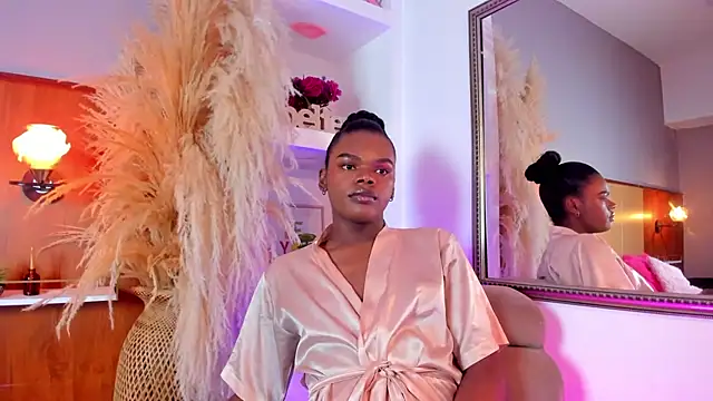 CamiEstrada online show from 5, 2, 2025