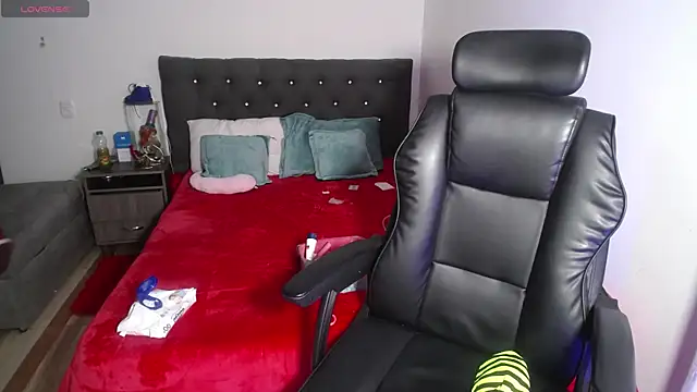 girl naugthy online show from 19, 10, 2025