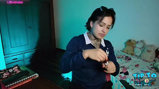 TinnaDawsom online show from 10, 12, 2024