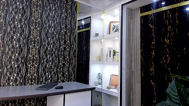 MirandaRossi online show from 1, 10, 2025