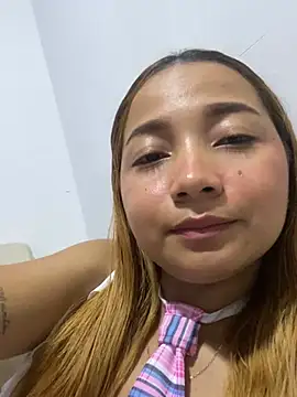 Snapshot of queen_angelique chatting on 11, 12, 2024 queen angelique online show from 11, 12, 2024