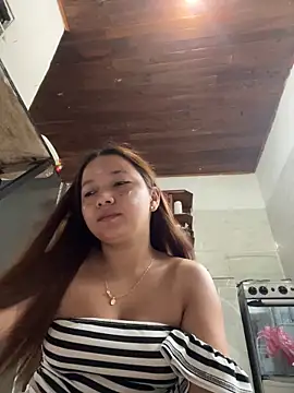 Snapshot of queen_angelique chatting on 5, 11, 2025 queen angelique online show from 5, 11, 2025