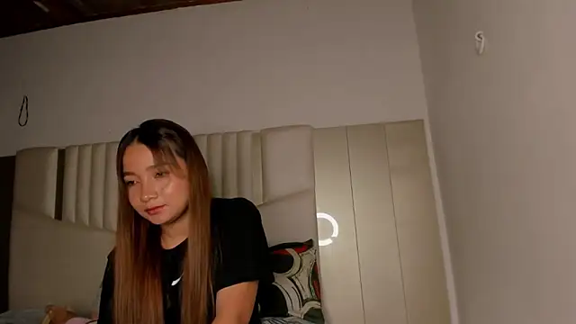 Snapshot of queen_angelique chatting on 23, 11, 2025 queen angelique online show from 23, 11, 2025