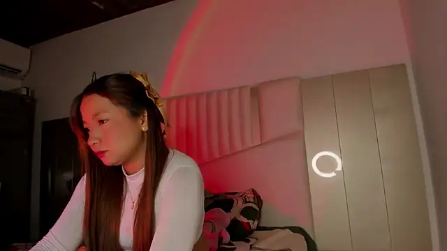 Snapshot of queen_angelique chatting on 25, 11, 2025 queen angelique online show from 25, 11, 2025