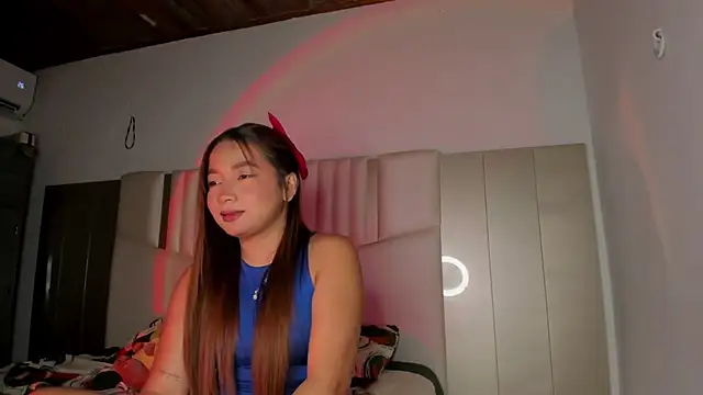 Snapshot of queen_angelique chatting on 27, 11, 2025 queen angelique online show from 27, 11, 2025