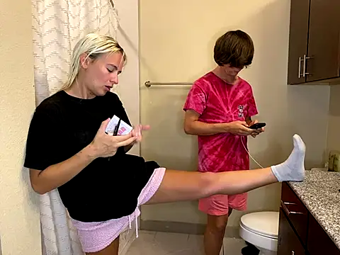 girlfriendmissy online show from 12, 9, 2025