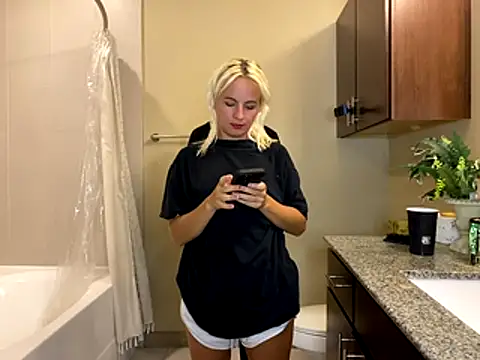 girlfriendmissy online show from 4, 11, 2025