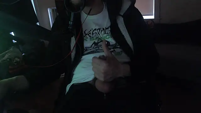 Snapshot of chicostick413 chatting on 8, 3, 2025 chicostick413 online show from 8, 3, 2025