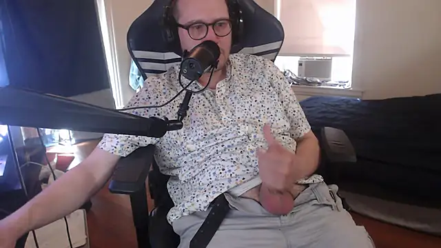 Snapshot of chicostick413 chatting on 16, 9, 2025 chicostick413 online show from 16, 9, 2025