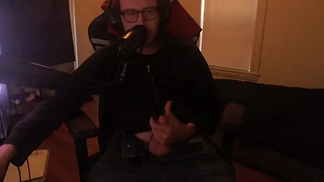 Snapshot of chicostick413 chatting on 5, 10, 2025 chicostick413 online show from 5, 10, 2025