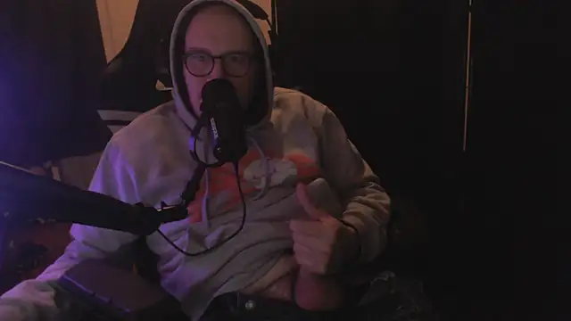 Snapshot of chicostick413 chatting on 17, 12, 2025 chicostick413 online show from 17, 12, 2025