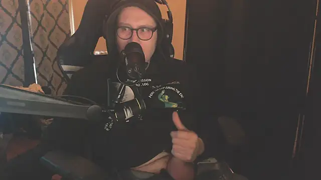 Snapshot of chicostick413 chatting on 6, 1, 2026 chicostick413 online show from 6, 1, 2026