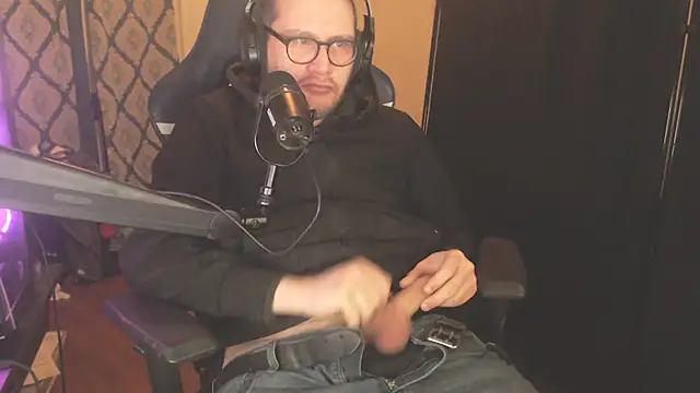 Snapshot of chicostick413 chatting on 2, 2, 2026 chicostick413 online show from 2, 2, 2026