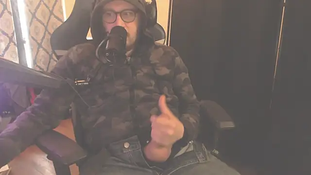 Snapshot of chicostick413 chatting on 3, 2, 2026 chicostick413 online show from 3, 2, 2026