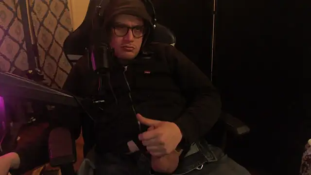 Snapshot of chicostick413 chatting on 6, 2, 2026 chicostick413 online show from 6, 2, 2026