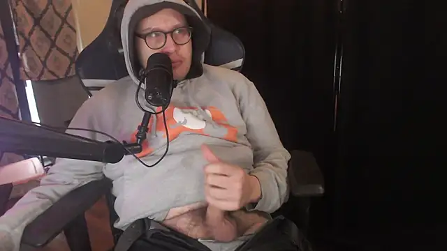 Snapshot of chicostick413 chatting on 6, 3, 2026 chicostick413 online show from 6, 3, 2026