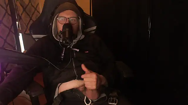 Snapshot of chicostick413 chatting on 12, 3, 2026 chicostick413 online show from 12, 3, 2026