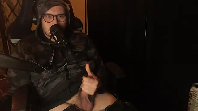 Snapshot of chicostick413 chatting on 16, 3, 2026 chicostick413 online show from 16, 3, 2026