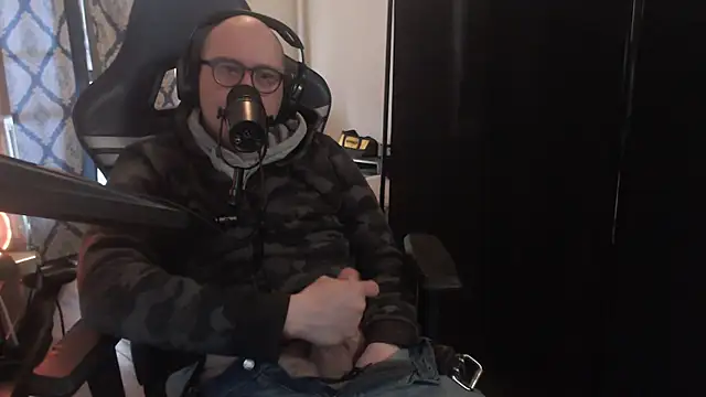 Snapshot of chicostick413 chatting on 25, 3, 2026 chicostick413 online show from 25, 3, 2026