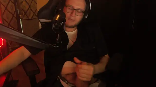 chicostick413 online show from 19, 5, 2026