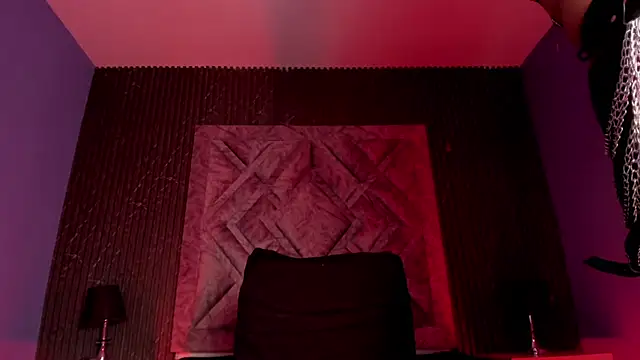 Snapshot of KylieMaxwell chatting on 29, 11, 2025 KylieMaxwell online show from 29, 11, 2025