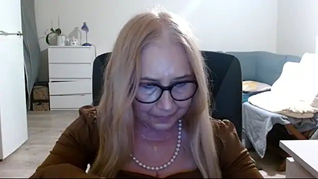 sofia xkiss online show from 23, 2, 2025