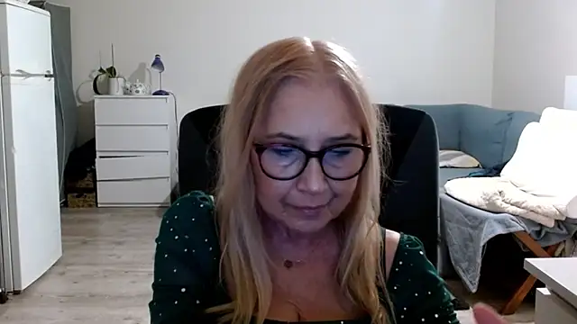 sofia xkiss online show from 28, 2, 2025