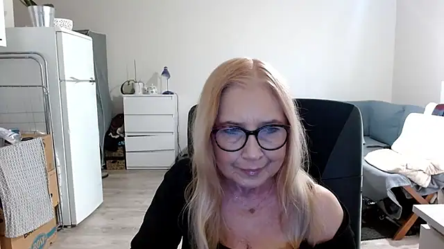 sofia xkiss online show from 3, 3, 2025