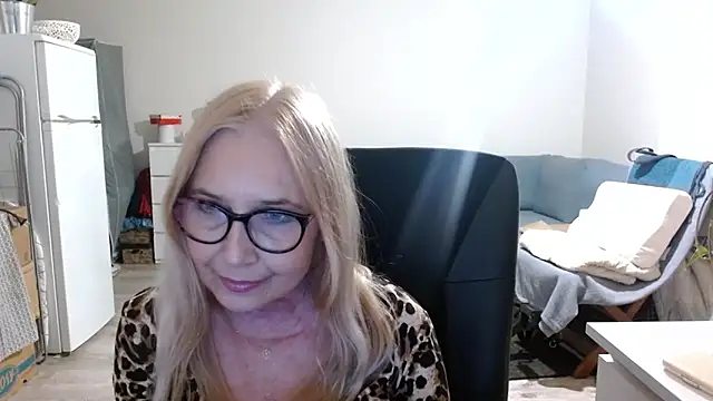 sofia xkiss online show from 18, 3, 2025