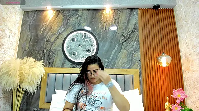 BellaPeers  online show from 28, 4, 2026