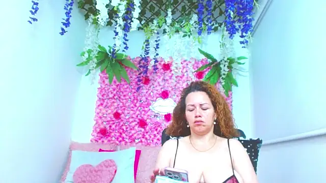 Snapshot of BLONDE_SEXYHOT chatting on 6, 10, 2025 BLONDE SEXYHOT online show from 6, 10, 2025