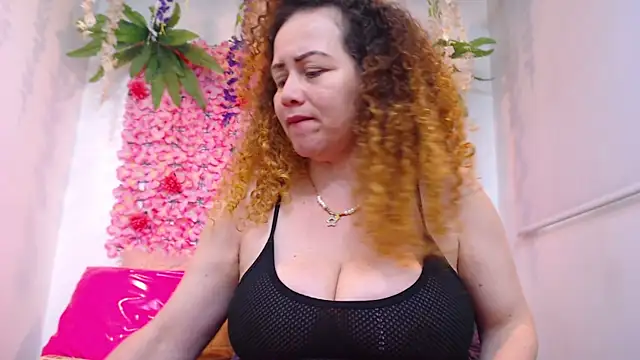 BLONDE SEXYHOT online show from 18, 4, 2026