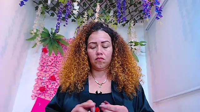 BLONDE SEXYHOT online show from 23, 4, 2026