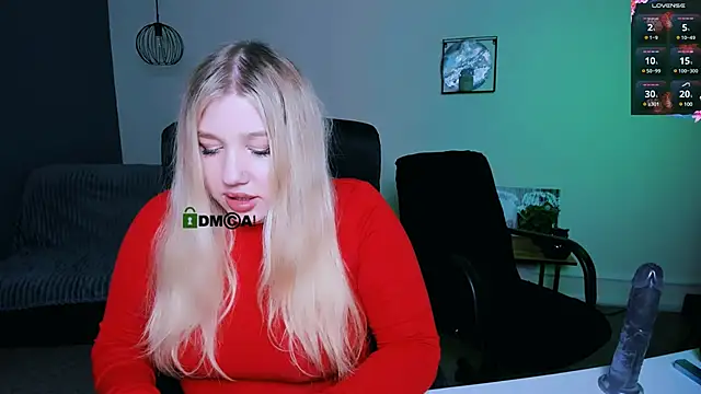 juli kisss online show from 22, 1, 2025