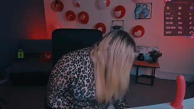 juli kisss online show from 21, 2, 2025