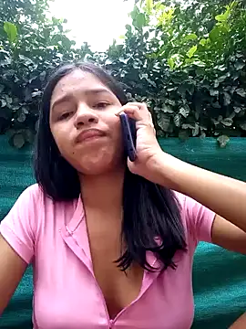 Snapshot of Little_Pau_Dirty chatting on 15, 1, 2025 Little Pau Dirty online show from 15, 1, 2025