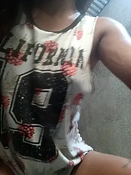 Snapshot of Little_Pau_Dirty chatting on 29, 10, 2025 Little Pau Dirty online show from 29, 10, 2025