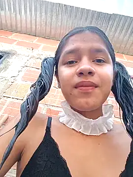 Snapshot of Little_Pau_Dirty chatting on 31, 10, 2025 Little Pau Dirty online show from 31, 10, 2025